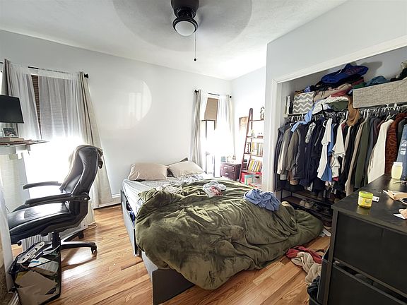4th image of 122 Berkshire St APT 1