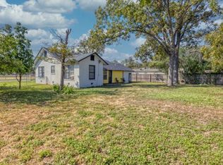 132 Fenley St, Uvalde, TX 78801