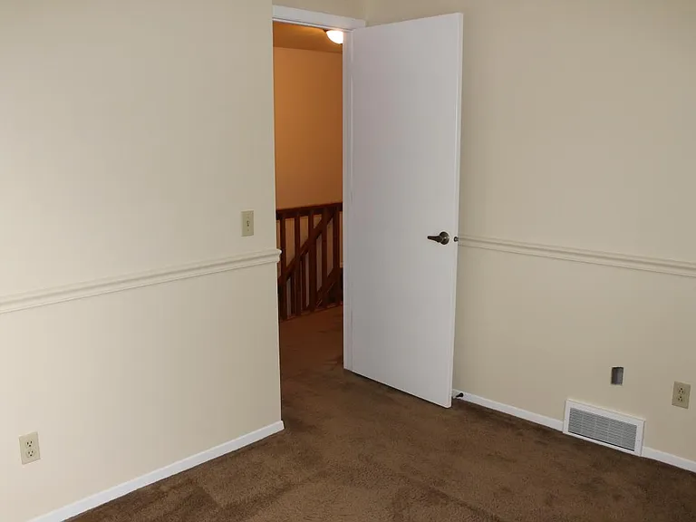 1601 Enfield St — Photo 14