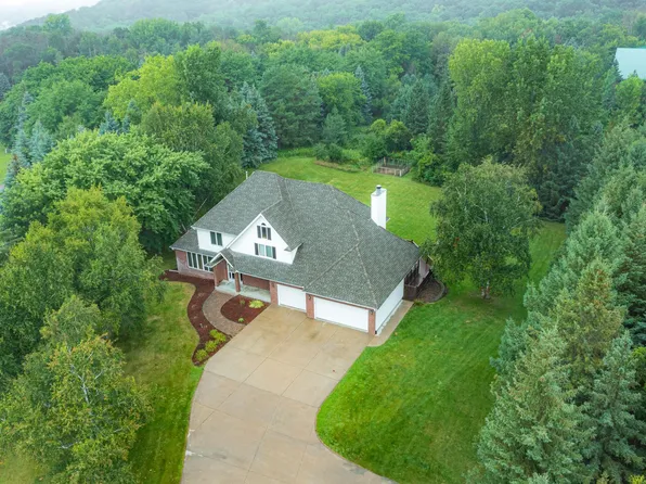 39 Oakridge Dr, Newport, MN 55055