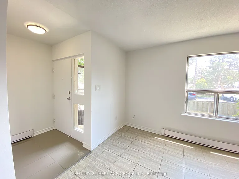7555 Goreway Dr #5 — Photo 2