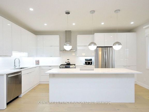 3rd image of 86 Grandville Cir