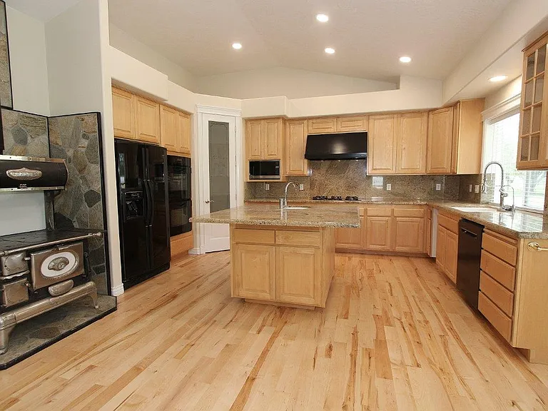 4109 E Man O War Dr — Photo 8