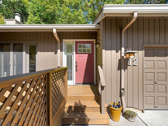 3rd image of 12 Mountain Cir
