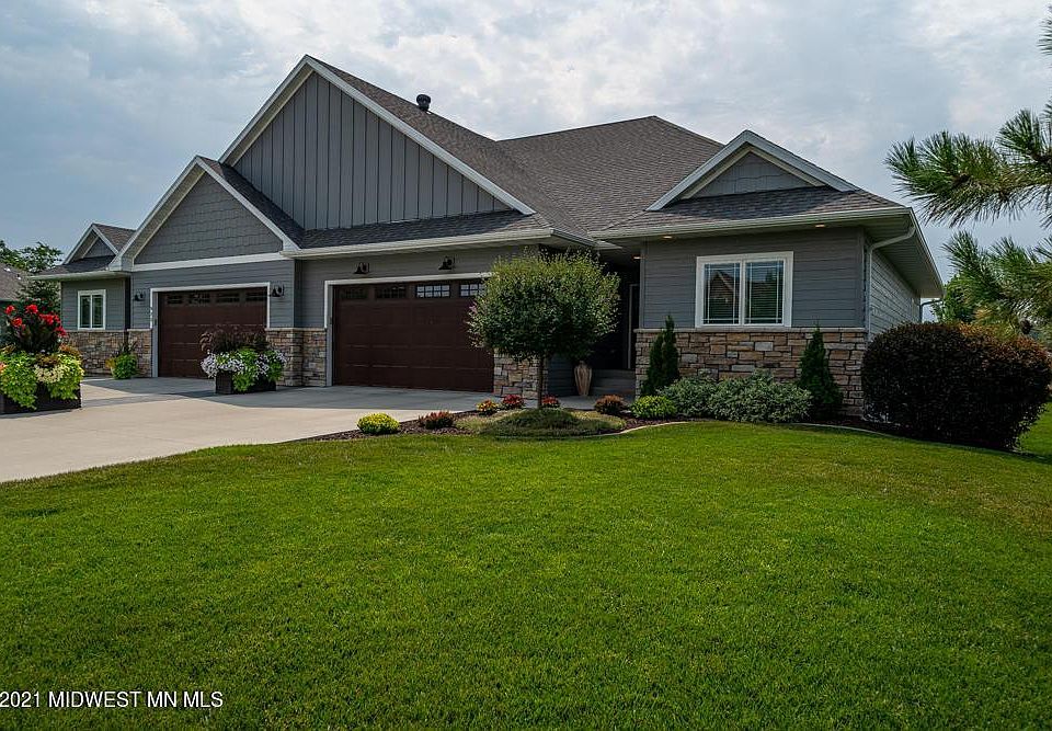 1st image of 919 Lake Forest Cir