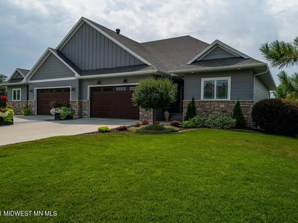 919 Lake Forest Cir, Detroit Lakes, MN 56501