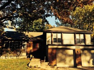 9909 Rosehill Rd, Lenexa, KS 66215