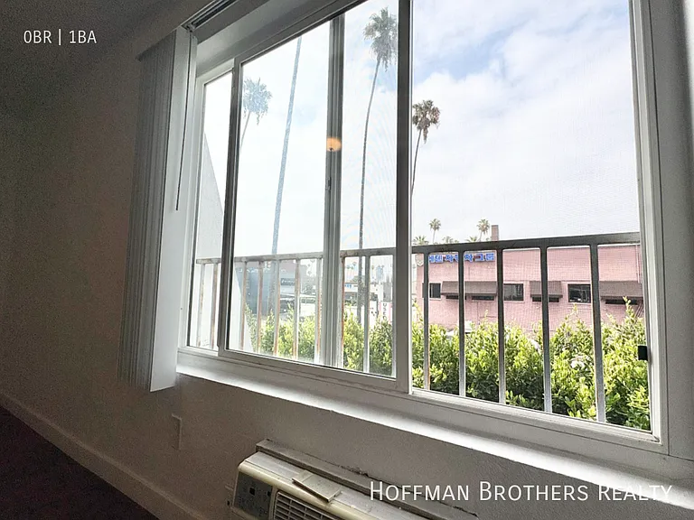 981 Elden Ave #18 — Photo 4