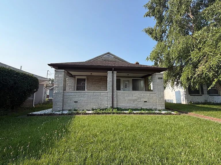 3118 Mishawaka Ave — Photo 1