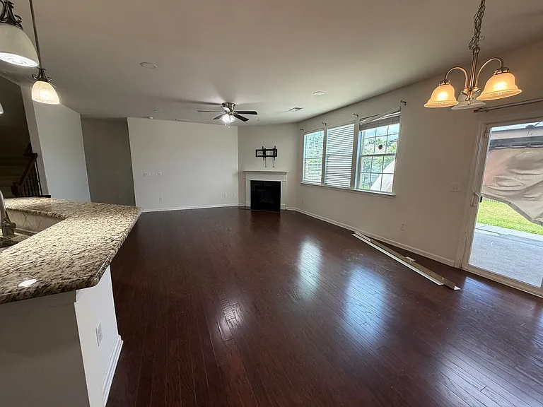 137 Sequoia St — Photo 6