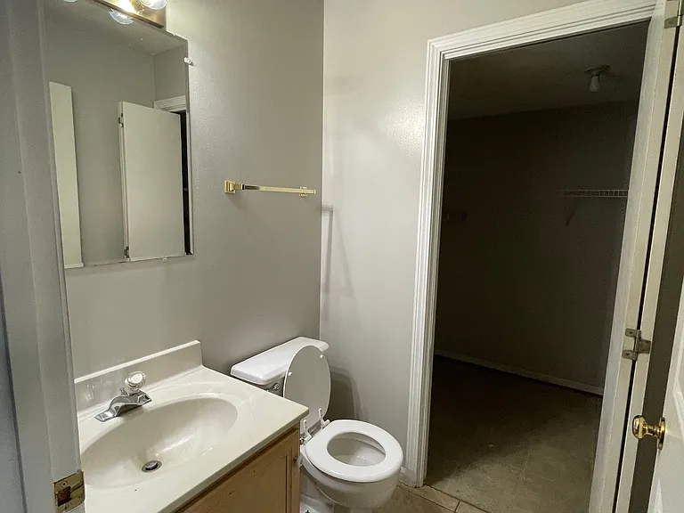 2213 Live Oak Ln — Photo 5