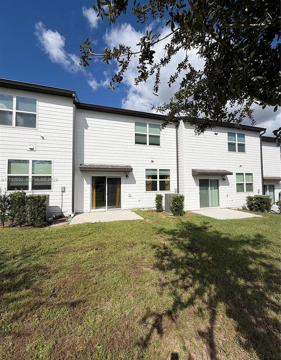 3 bed, 2.5 bath, $1,850 — Photo 3