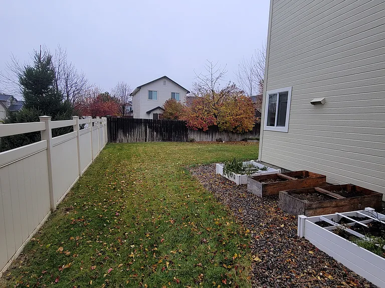 3663 N Buckstone Ave — Photo 31