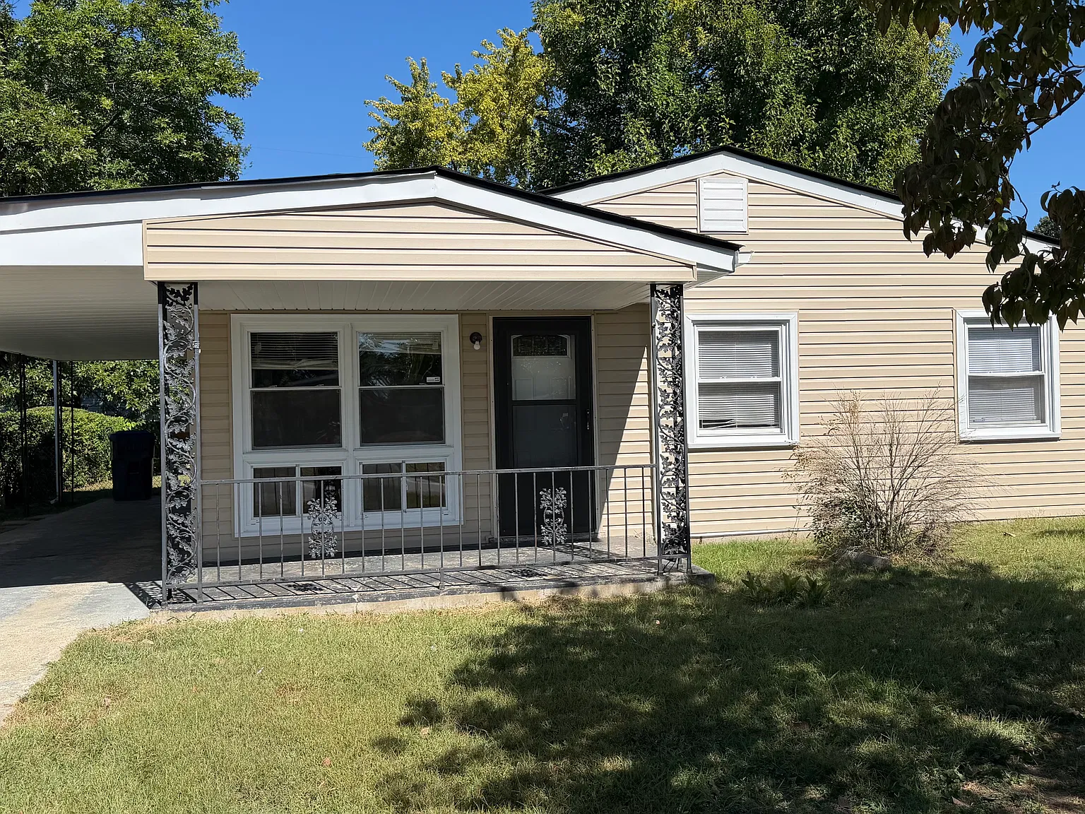 5209 Delaware Dr — Photo 1