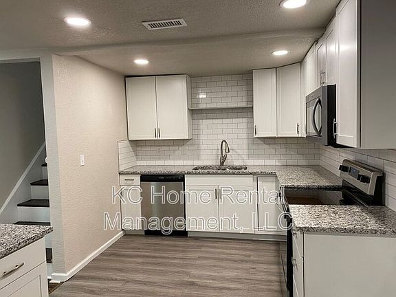 3rd image of 7933 Madison Ave
