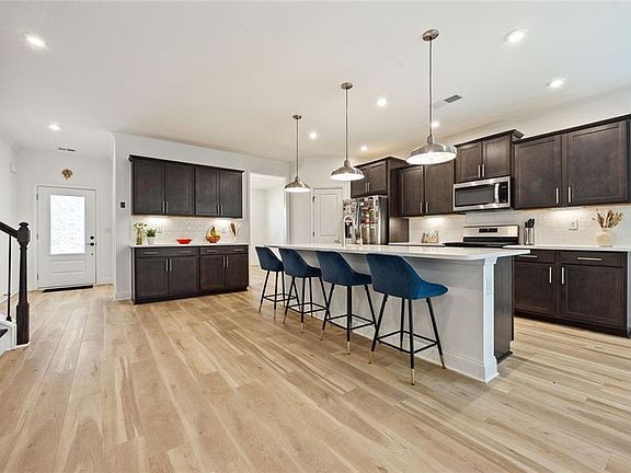 3rd image of 1612 Tide Mill Rd