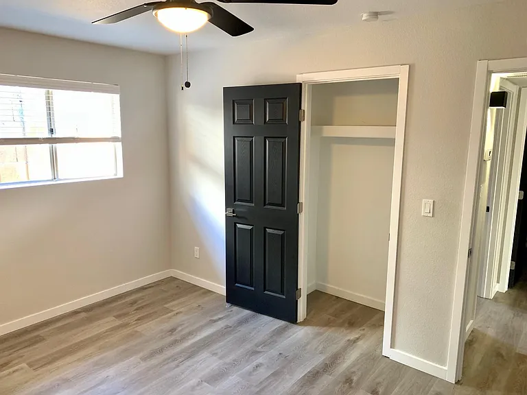 5740 N 10th St #9 — Photo 25