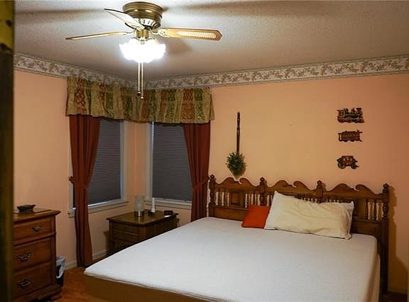 5th image of 3132 Miller Ave