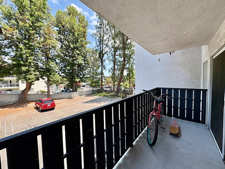 18645 Hatteras St #166 — Photo 18