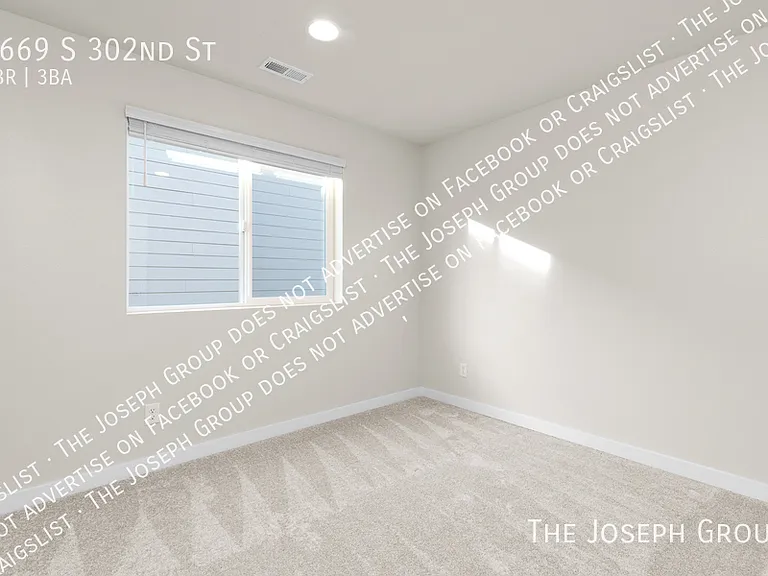 5669 S 302nd St — Photo 30