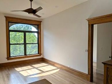 1st image of 1327 N Maplewood Ave Floor 3