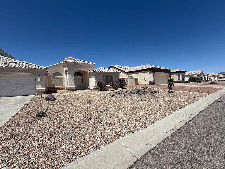 2581 Highland Trl — Photo 4