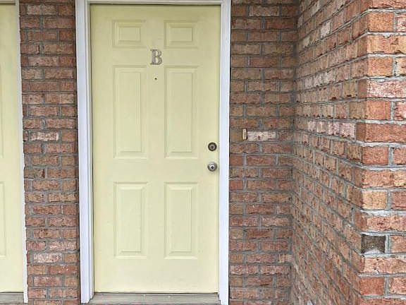 2nd image of 3916B Sedona Dr