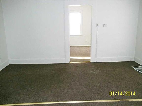 3rd image of 1403 W 3rd St