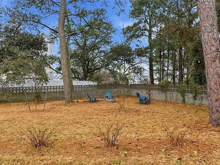 2917 Pretty Lake Ave — Photo 25