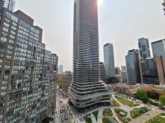 3rd image of 955 Bay St #1605
