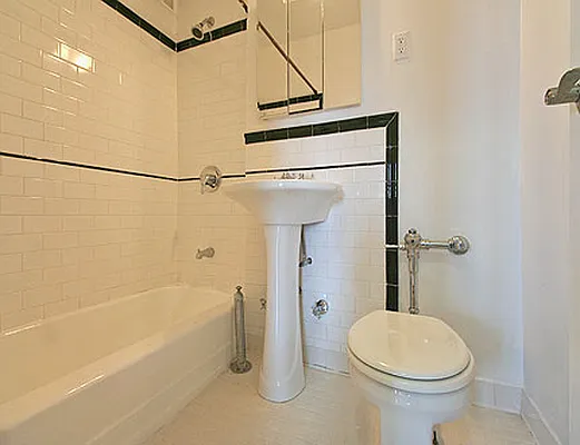 Rented by SW Queens Mezzanine | media 9