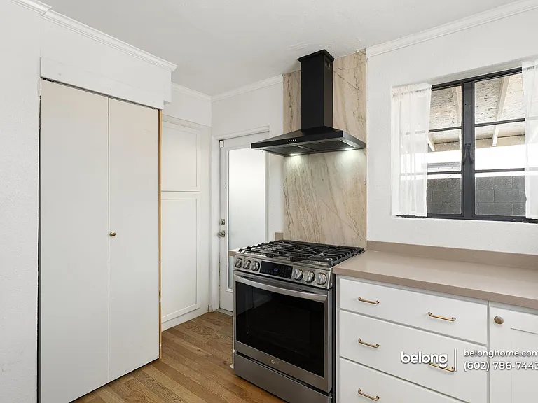 1136 E Almeria Rd — Photo 28