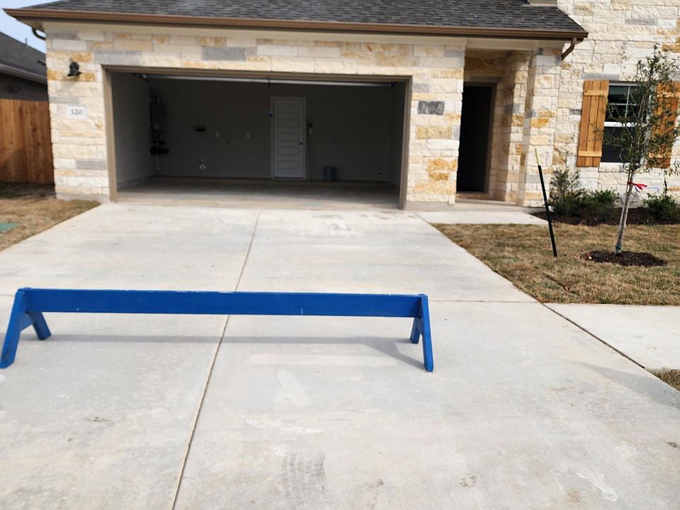 1st image of 120 Greenspire Ln