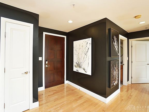 5th image of 30 E Central Pkwy Unit 301
