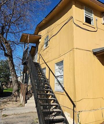 2nd image of 823 Venice St #8