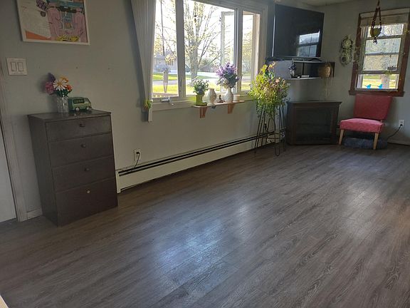 5th image of 610 Springen Ave