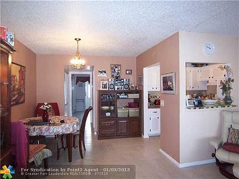2nd image of 8 Newport Ct #A