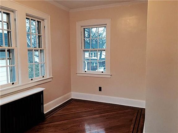 5th image of 74 Penbroke Ave
