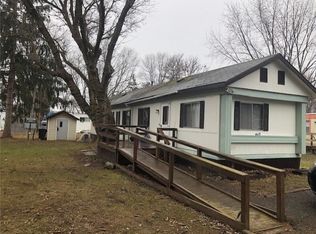 440 Terri Dr, Farmington, NY 14425
