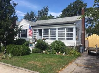 27 D St, Hull, MA 02045
