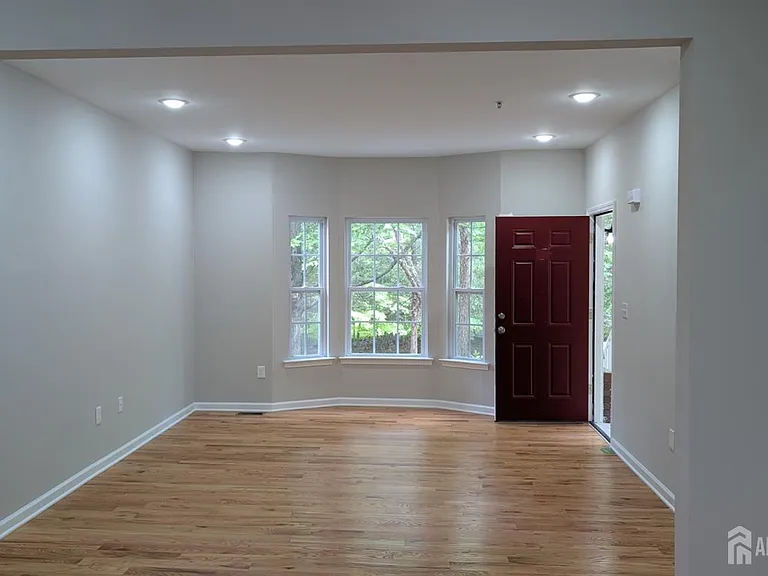 120 Forest Dr — Photo 4