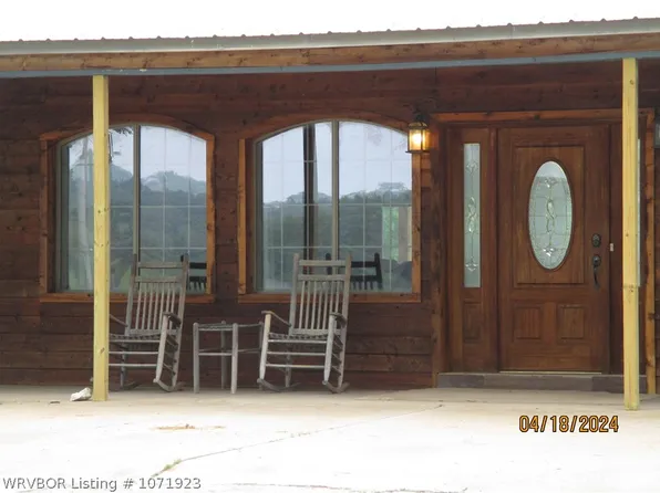 919 Ferry Rd, Ozark, AR 72949