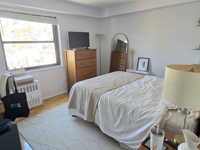 401 2nd Ave #22G — Photo 6