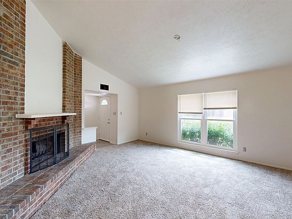 5th image of 500 Rosewood Ln