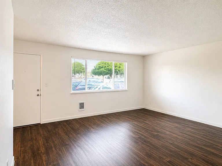 2303 Jefferson St #2 — Photo 2