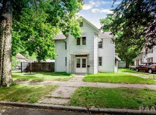 804 Henrietta St, Pekin, IL 61554