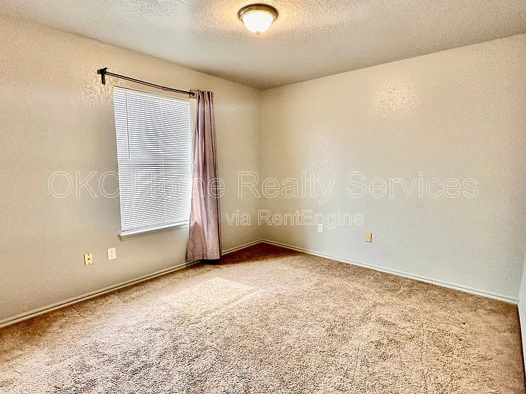 2617 Amy Ct — Photo 17