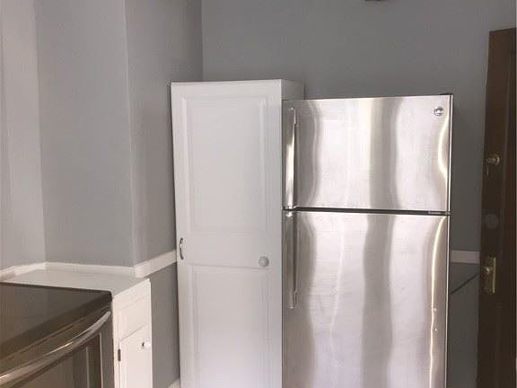 4th image of 2167 Olive Ave #2