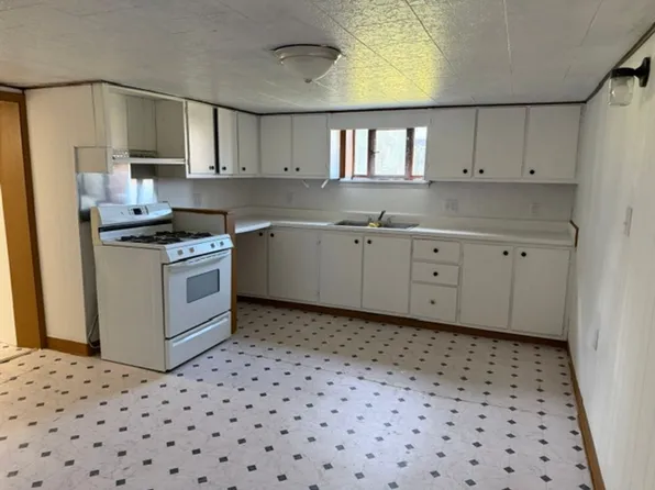 832 Delaware Ave, Glassport, PA 15045