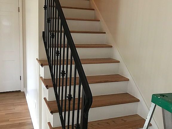4th image of 1274 Yorkshire Dr